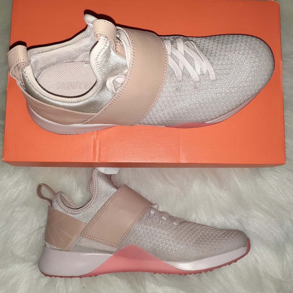 Nike Zoom Strong